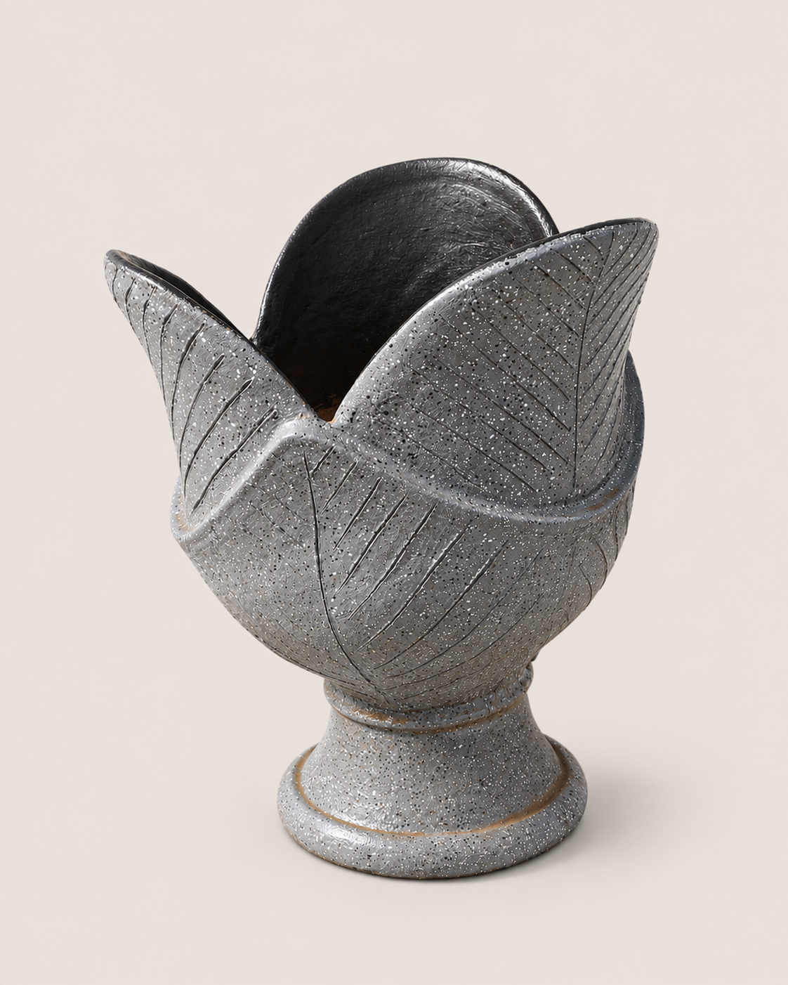 Ogwen Leaf Vessel — handcrafted African outdoor from Kenya